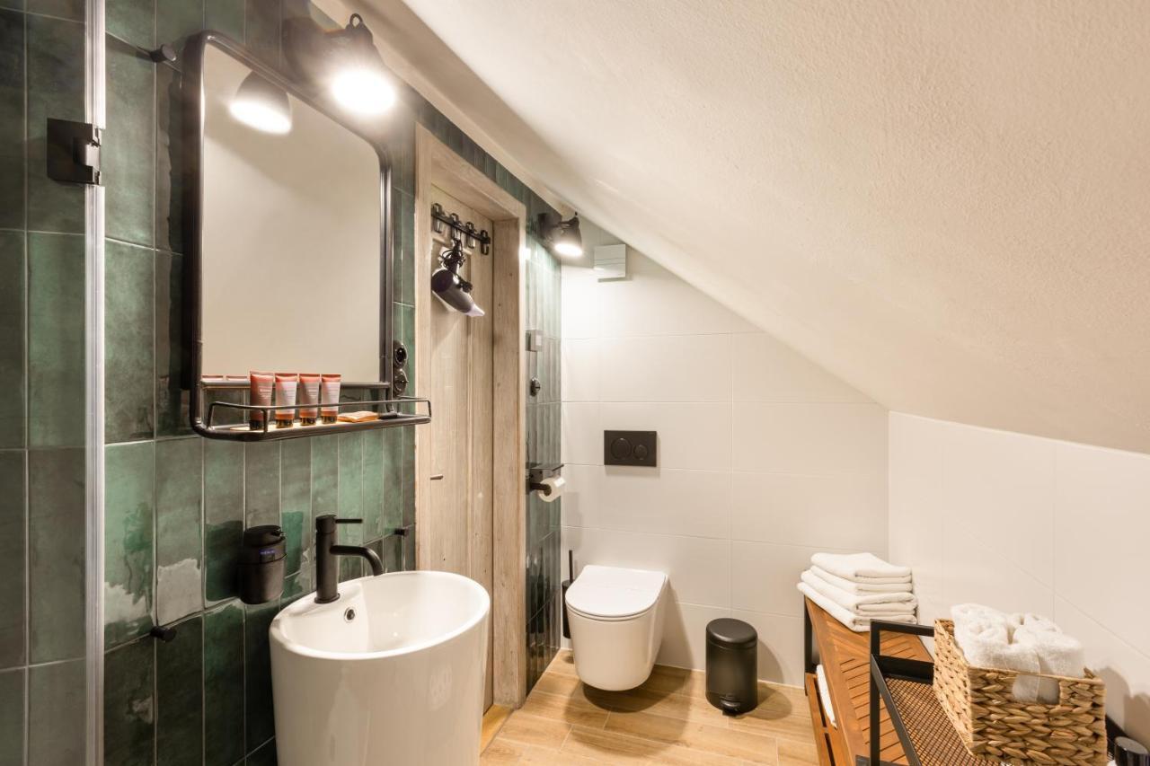 Bohemian Chic 2 Bedroom 2 Bathroom Loft With Hanging Chair Prague Exterior photo