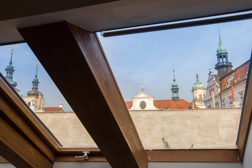 Bohemian Chic 2 Bedroom 2 Bathroom Loft With Hanging Chair Prague Exterior photo