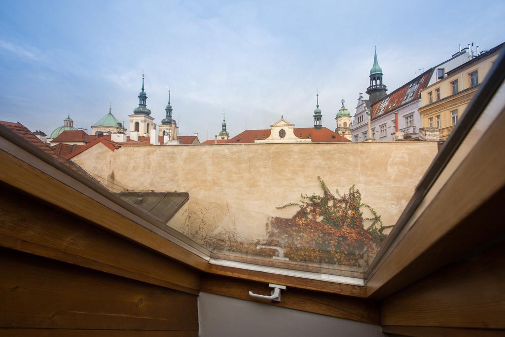 Bohemian Chic 2 Bedroom 2 Bathroom Loft With Hanging Chair Prague Exterior photo
