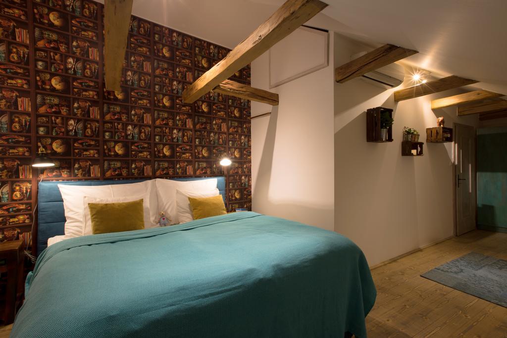 Bohemian Chic 2 Bedroom 2 Bathroom Loft With Hanging Chair Prague Exterior photo