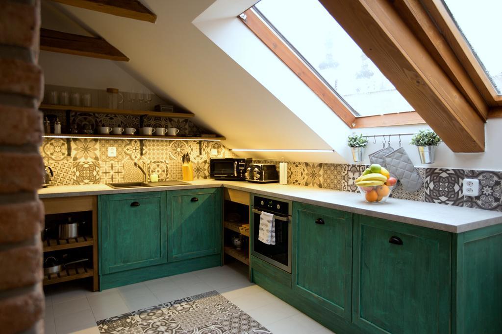 Bohemian Chic 2 Bedroom 2 Bathroom Loft With Hanging Chair Prague Exterior photo