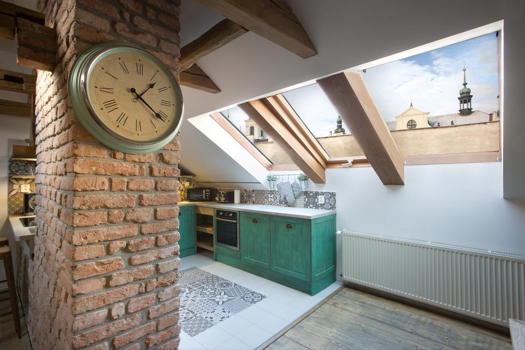 Bohemian Chic 2 Bedroom 2 Bathroom Loft With Hanging Chair Prague Exterior photo