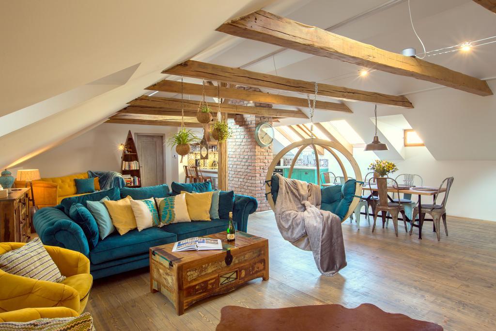 Bohemian Chic 2 Bedroom 2 Bathroom Loft With Hanging Chair Prague Exterior photo